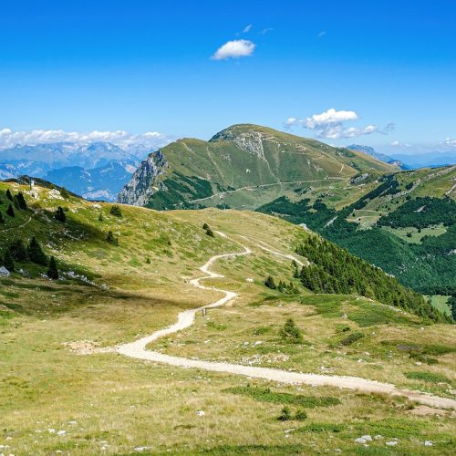 Storia Bellezze Naturali e Tradizioni Culinarie